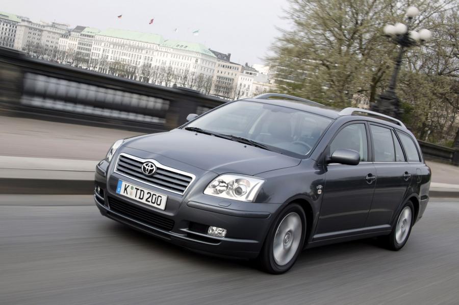  Toyota Avensis Wagon 2003 года  (фото 37 из 76)